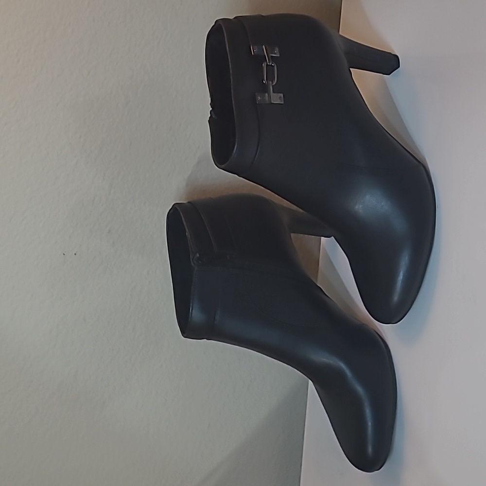 Bandolino booties